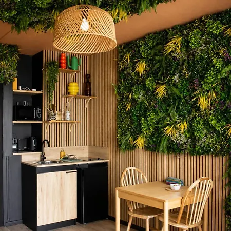 Mango Jungle - Chaleureux Sur Le Theme De La Jungle Avec Balcon A *
