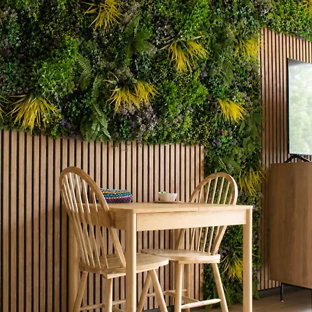 Mango Jungle - Chaleureux Sur Le Theme De La Jungle Avec Balcon A